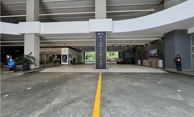 Alquiler de Oficina o Local Comercial en  Costa del Este  Dream Plaza