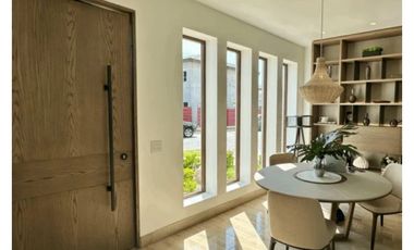 Santa Maria, casa de lujo 3/4 recamaras a solo $930K