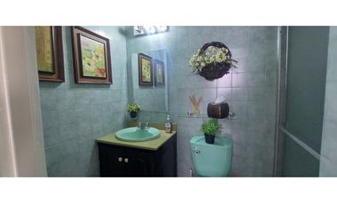 VENDO AMPLIA CASA DE 2 PISOS EN MIRAFLORES $420.000!!!