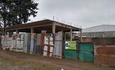 Oportunidad! Importante Terreno de 612 m2 con Losa de 100 m2 construida  en Moreno!