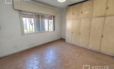Retasada! oportunidad! Casa en Ph al frente en Temperley.
