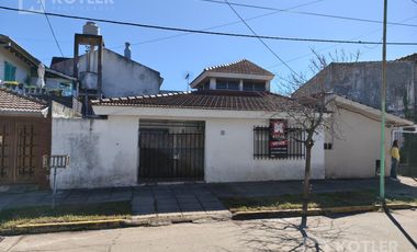 Retasada! oportunidad! Casa en Ph al frente en Temperley.