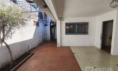 Retasada! oportunidad! Casa en Ph al frente en Temperley.