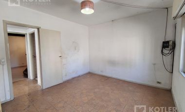 Retasada! oportunidad! Casa en Ph al frente en Temperley.