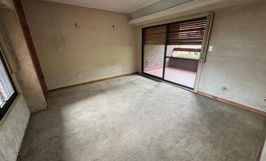 Casa 5 ambientes jardín. - Olivos.