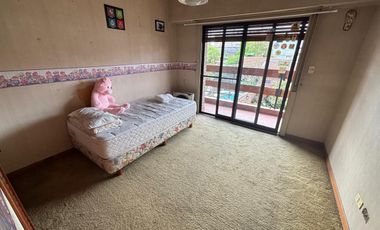 Casa 5 ambientes jardín. - Olivos.