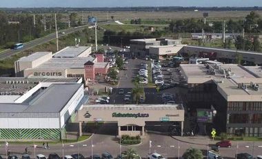 FISHERTON PLAZA - Venta Oficinas.