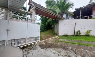 Vendo casa chalet en Revolucion chorrera