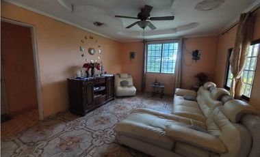Vendo casa chalet en Revolucion chorrera