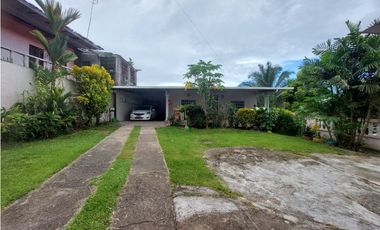 Vendo casa chalet en Revolucion chorrera