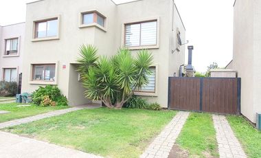 CASA EN ARRIENNDO  SECTOR RESIDENCIAL PRIVILEGIADO