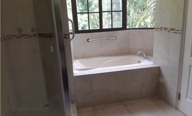 Sea Confiable Vende Casa en Clayton Village