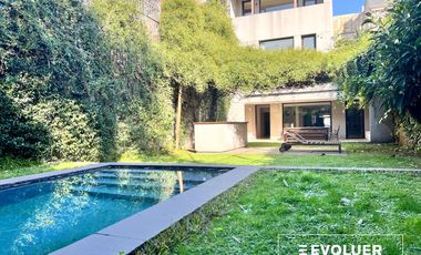 Venta Casa de 3 plantas, jardín y pileta en Palermo Chico