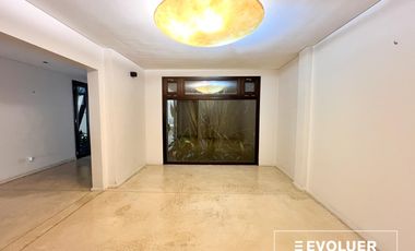 Venta Casa de 3 plantas, jardín y pileta en Palermo Chico