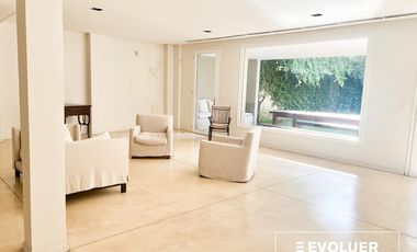 Venta Casa de 3 plantas, jardín y pileta en Palermo Chico