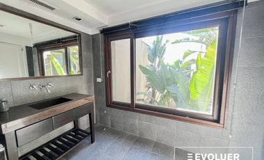 Venta Casa de 3 plantas, jardín y pileta en Palermo Chico