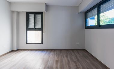Venta Cocheras Cubiertas En Planta Baja Y Subsuelo Zona Facultades, Rosario