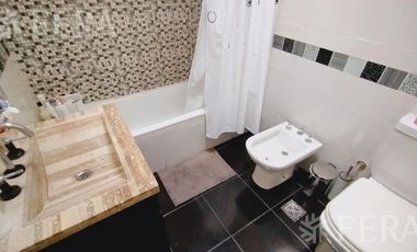 Venta casa 3 ambientes con cochera y patio en Wilde