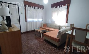 Venta casa 3 ambientes con cochera y patio en Wilde