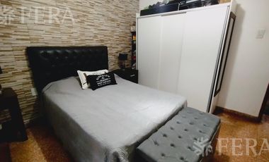 Venta casa 3 ambientes con cochera y patio en Wilde