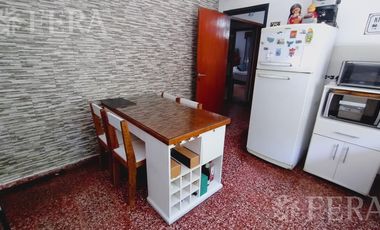 Venta casa 3 ambientes con cochera y patio en Wilde