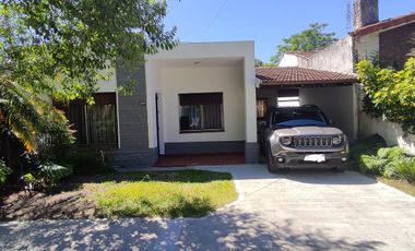 Casa en venta 4 ambientes en Adrogue cercana al centro comercial