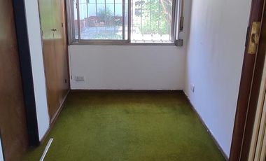 Casa en venta 4 ambientes en Adrogue cercana al centro comercial