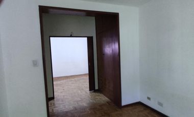 Casa en venta 4 ambientes en Adrogue cercana al centro comercial