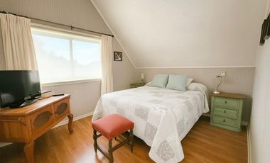CASA AMPLIADA Y  REMODELADA EN LOMAS DE MIRASUR