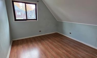 CASA AMPLIADA Y  REMODELADA EN LOMAS DE MIRASUR
