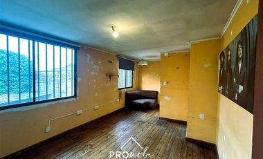 Casa en Venta en Amplio Terreno de 524 M2
