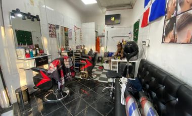 DOS LOCALES Y UNA VIVIENDA EN AV EL SALTO