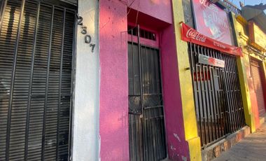 DOS LOCALES Y UNA VIVIENDA EN AV EL SALTO