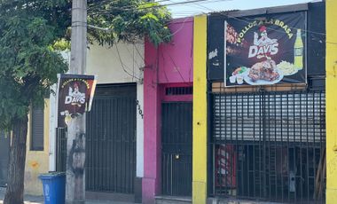 DOS LOCALES Y UNA VIVIENDA EN AV EL SALTO