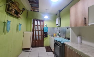 ACOGEDORA CASA A PASOS DEL METRO