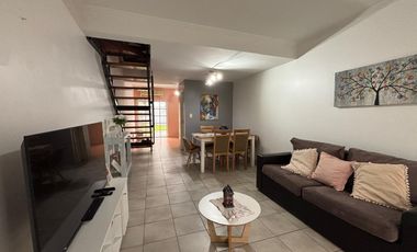 Alquiler Casa tipo Triplex en B° Cerrado El Mirador