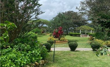 Finca en venta  de 1.8 hectáreas en El Valle de Antón (BO)