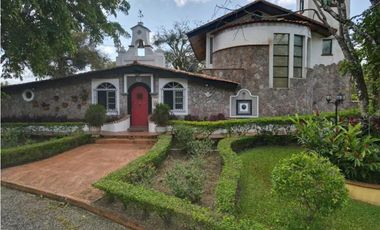 Finca en venta  de 1.8 hectáreas en El Valle de Antón (BO)