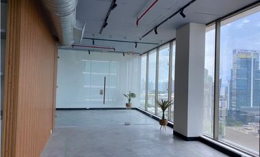 Oficina en el centro Obarrio en venta o alquiler