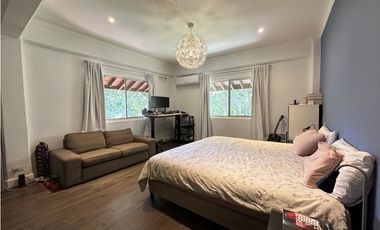 Casa unifamiliar en Clayton (Calle Croft)