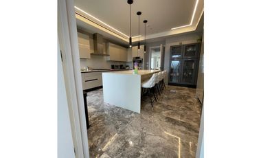 Venta Apartamento en Santa María, Edificio Empire