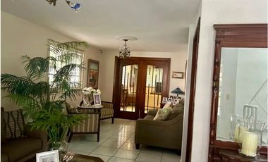 VENTA DE CASA UNIFAMILIAR EN CONDADO DEL REY