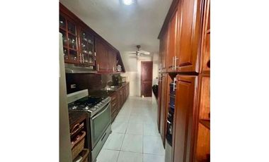 VENTA DE CASA UNIFAMILIAR EN CONDADO DEL REY