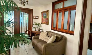 VENTA DE CASA UNIFAMILIAR EN CONDADO DEL REY
