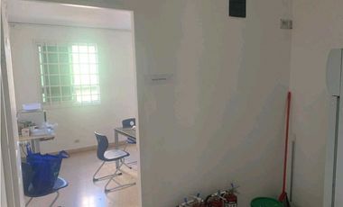 EDIFICIO COMERCIAL  EN EL CARMEN  DE 3 NIVELES  1007.96M2