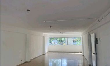 EDIFICIO COMERCIAL  EN EL CARMEN  DE 3 NIVELES  1007.96M2