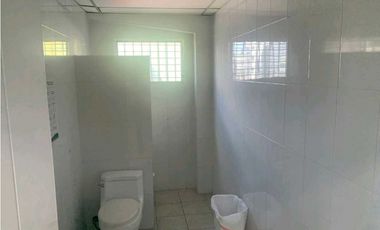 EDIFICIO COMERCIAL  EN EL CARMEN  DE 3 NIVELES  1007.96M2
