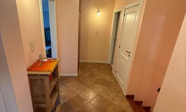 Importante Casa en Lote de 8,66 x 64 con Parque y Piscina – Banfield Oeste