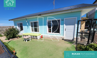 #VentaRUKAN | Casa de 4 Ambientes | Calle TAILANDIA | Barrio MIRADOR | Caleta Olivia.-