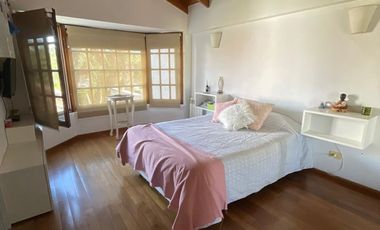 Casa de cuatro ambientes a la venta